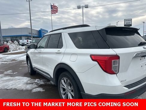 Used 2022 Ford Explorer XLT w/ Equipment Group 202A image 10