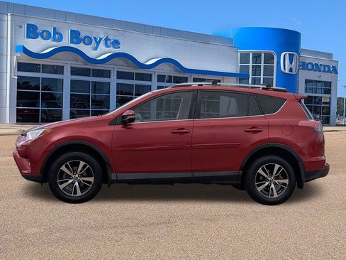 Used 2017 Toyota RAV4 XLE image 6