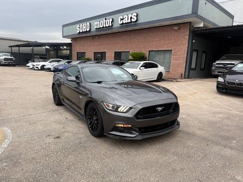 Used 2017 Ford Mustang GT Premium w/ GT Performance Package RWD image 2
