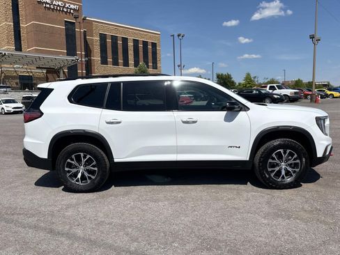 Used 2025 GMC Acadia AT4 AWD/4WD image 8