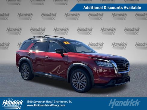 Used 2023 Nissan Pathfinder SL w/ SL Premium Package image 1