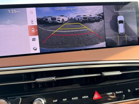 New 2026 Genesis GV70 2.5T Advanced AWD/4WD image 18