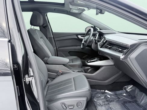 Used 2023 Audi Q4 e-tron Premium Plus w/ Premium Plus image 11