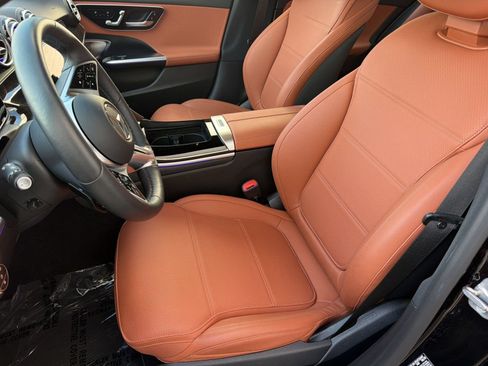 Certified 2026 Mercedes-Benz C 300 4MATIC Sedan image 5