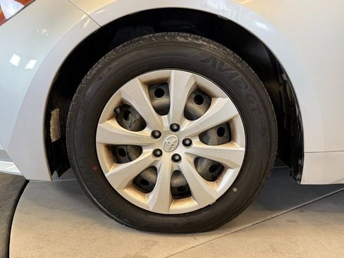 Used 2022 Toyota Corolla LE w/ Carpet Mat Package (TMS) image 24