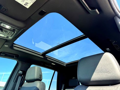 Used 2021 Chevrolet Tahoe LT image 14