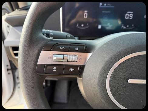 Used 2025 Hyundai Sonata SE FWD image 23