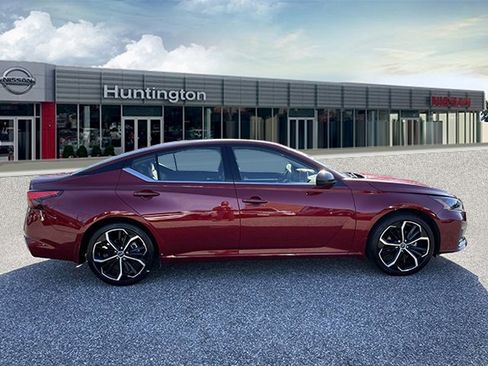 Certified 2023 Nissan Altima 2.5 SR w/ SR Premium Package image 5