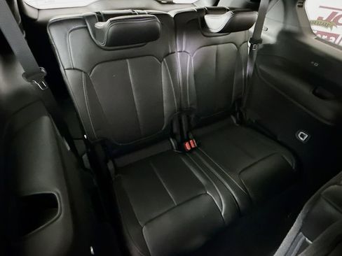 Used 2023 Jeep Grand Cherokee L Overland w/ Advanced Protech Group III AWD/4WD image 32