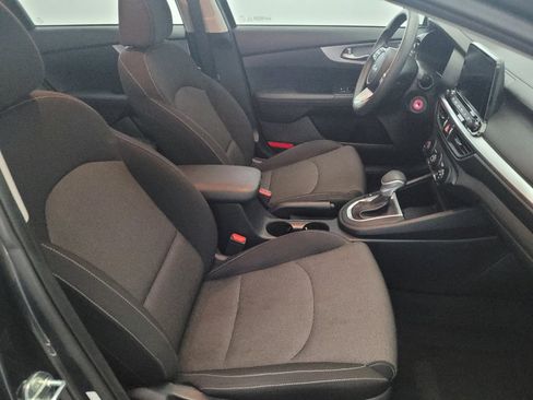Used 2022 Kia Forte LXS w/ LXS Technology Package FWD image 21