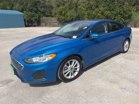 Used 2020 Ford Fusion SE image 4