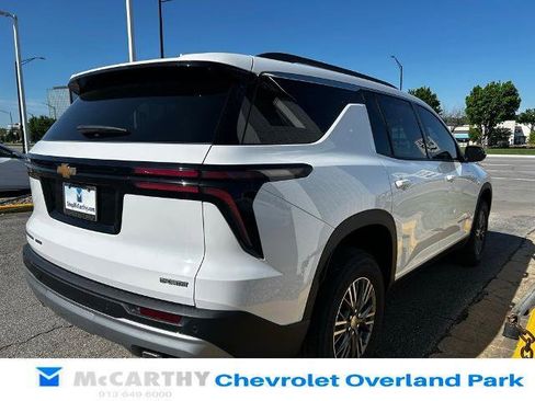 New 2026 Chevrolet Traverse LT w/ LPO, Floor Liner Package AWD/4WD image 5