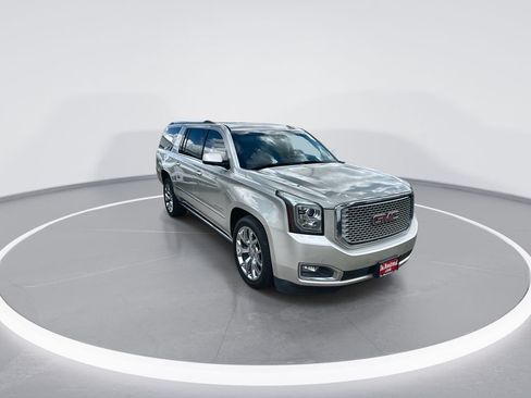 Used 2016 GMC Yukon XL Denali w/ Open Road Package RWD image 2
