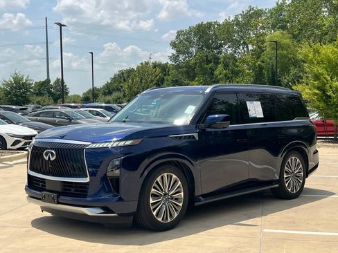 Used 2025 INFINITI QX80 Luxe RWD image 5