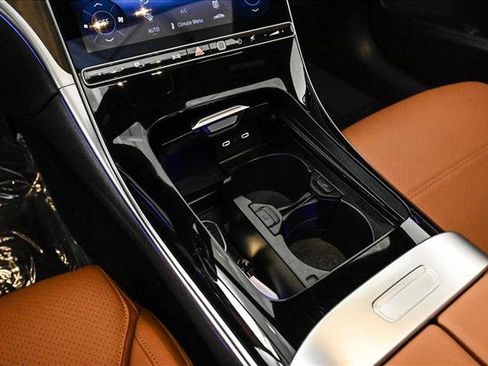 Certified 2025 Mercedes-Benz C 300 4MATIC Sedan image 13