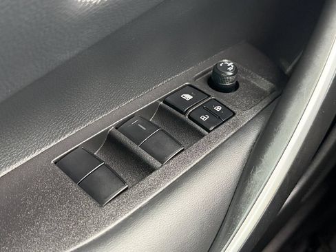 Used 2022 Toyota Corolla SE w/ Carpet Mat Package (TMS) FWD image 19