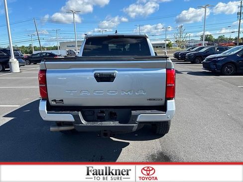 Used 2024 Toyota Tacoma TRD Off-Road w/ TRD Off Road Premium Package AWD/4WD image 10