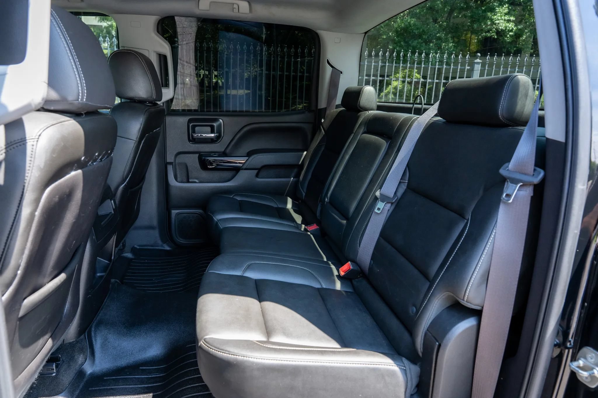 Used 2014 GMC Sierra 1500 SLT w/ SLT Preferred Package AWD/4WD image 13