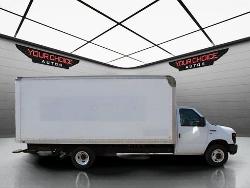 Used 2014 Ford E-350 and Econoline 350 Super Duty image 4