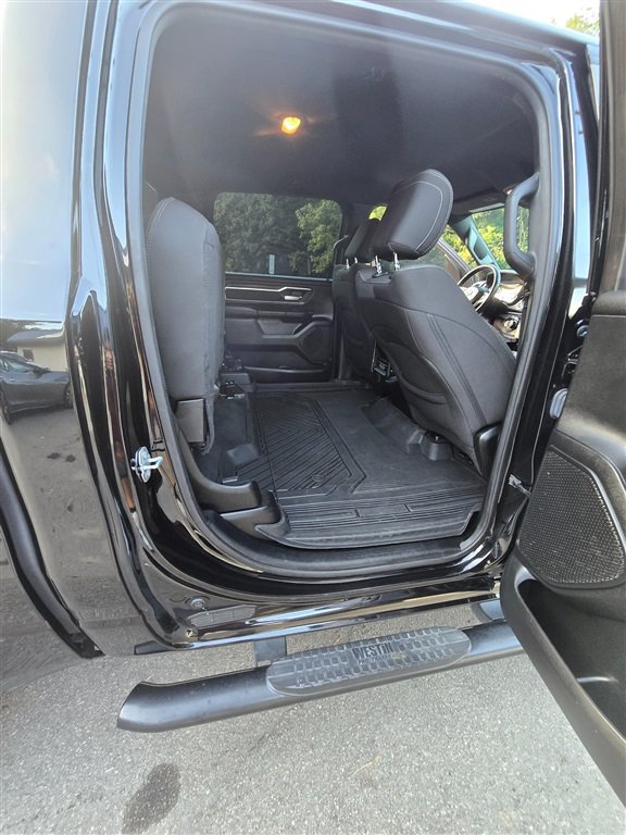 Used 2019 RAM 1500 Big Horn AWD/4WD image 11