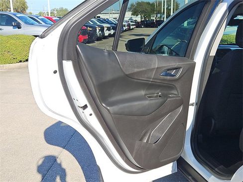 Used 2019 Chevrolet Equinox LT image 12
