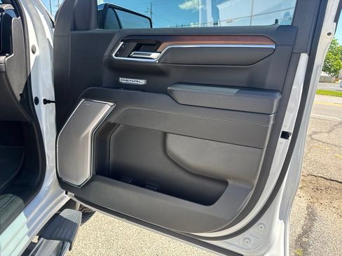 Used 2024 GMC Sierra 1500 Denali w/ Technology Package AWD/4WD image 23