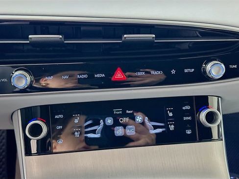 New 2026 Genesis GV70 2.5T Advanced image 14