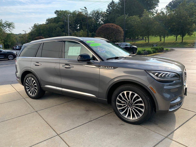 Certified 2023 Lincoln Aviator AWD w/ Premium Package image 8
