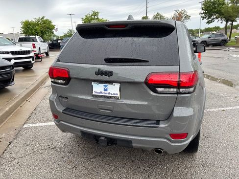 Used 2021 Jeep Grand Cherokee Laredo X AWD/4WD image 23