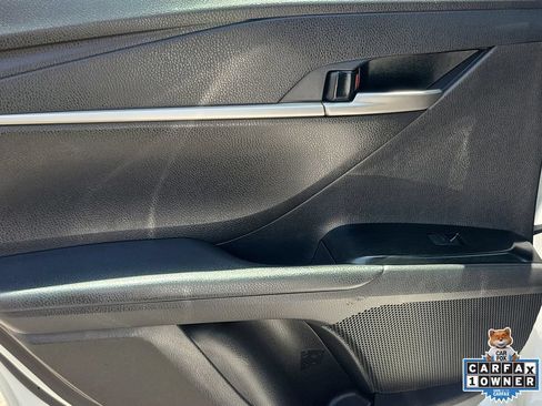 Used 2025 Toyota Camry SE FWD image 14