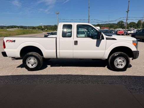 Used 2015 Ford F250 XL w/ FX4 Off-Road Package AWD/4WD image 2