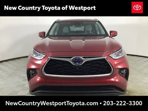 Used 2023 Toyota Highlander Limited image 2