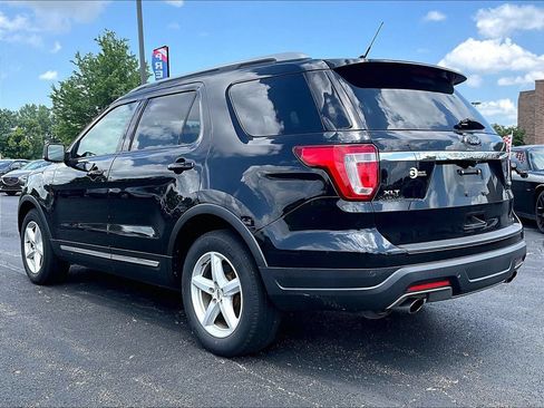 Used 2019 Ford Explorer XLT w/ Equipment Group 202A FWD image 4