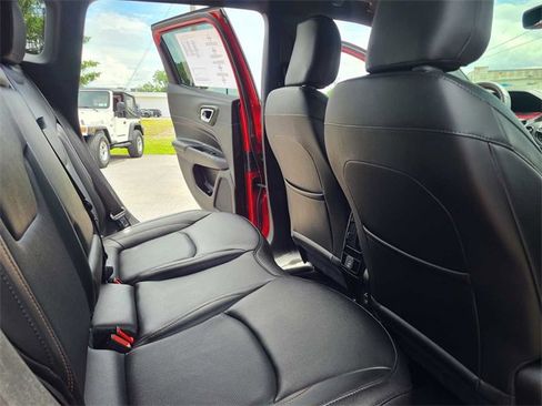 Used 2022 Jeep Compass Limited image 18
