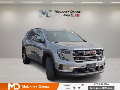 Used 2025 GMC Acadia Elevation image 1