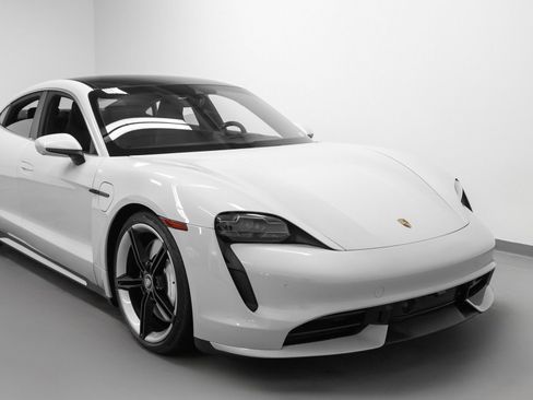 Certified 2021 Porsche Taycan Turbo image 9