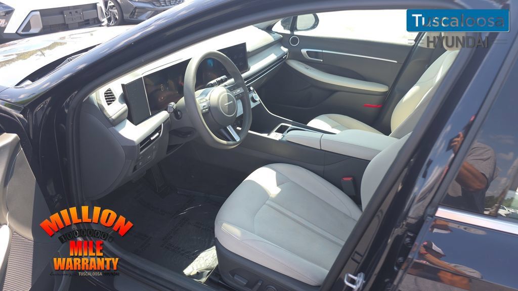 Used 2025 Hyundai Sonata SEL FWD image 23
