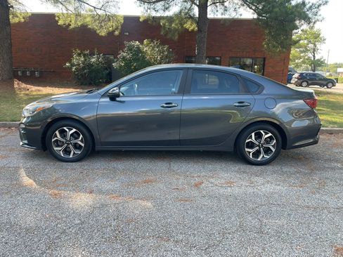 Used 2019 Kia Forte LXS FWD image 2