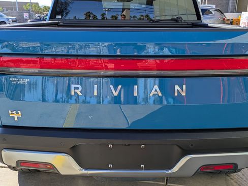 Used 2022 Rivian R1T Launch Edition image 4