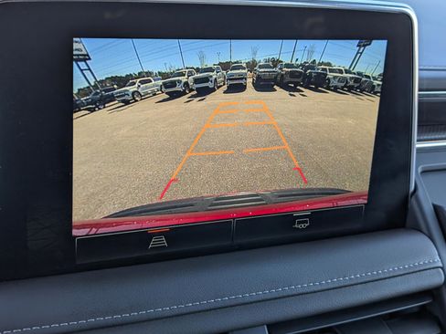 Used 2023 GMC Yukon SLT image 25