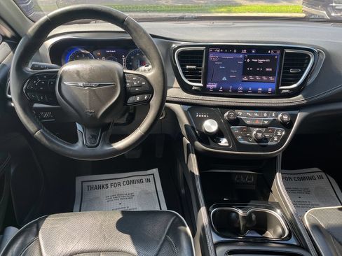 Used 2022 Chrysler Pacifica Limited w/ S Appearance Package FWD image 26