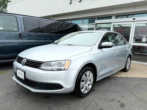 Used 2014 Volkswagen Jetta SE FWD image 3