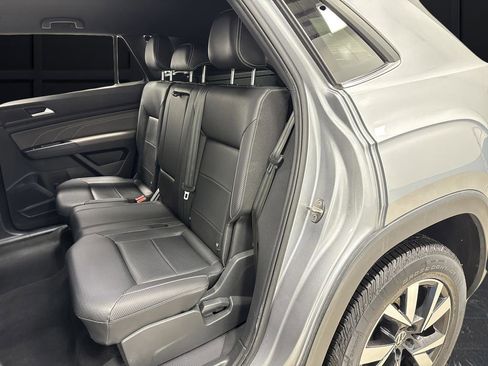 Used 2021 Volkswagen Atlas Cross Sport SE image 27