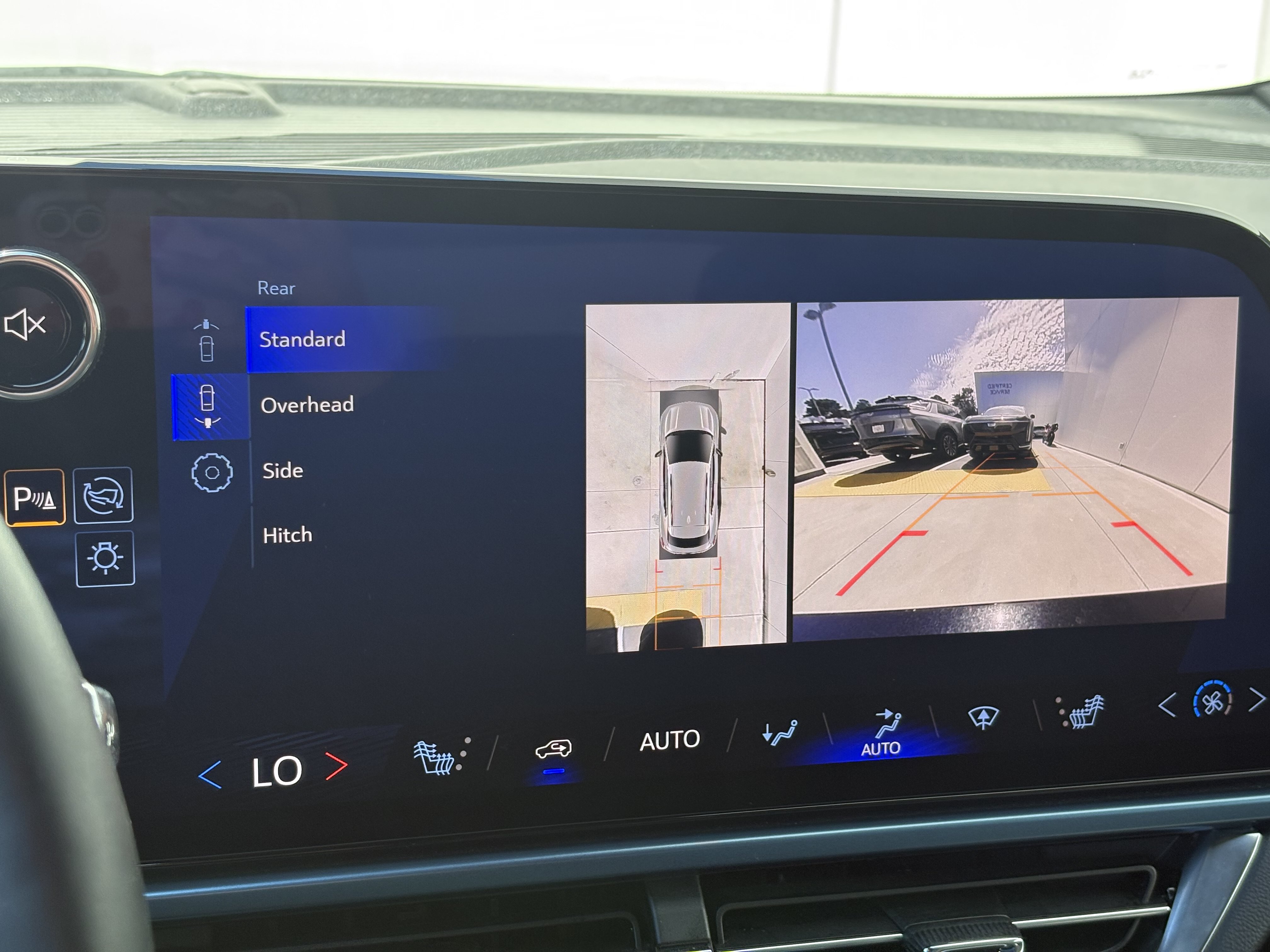 Used 2024 Chevrolet Equinox EV LT FWD image 22