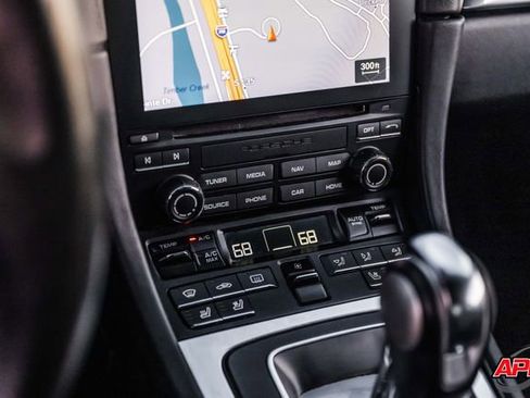 Used 2019 Porsche 911 Carrera 4S image 19