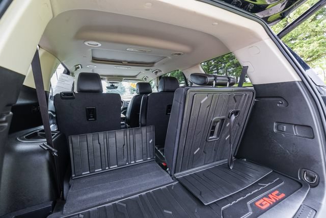 Used 2023 GMC Acadia Denali w/ Black Diamond Edition AWD/4WD image 9