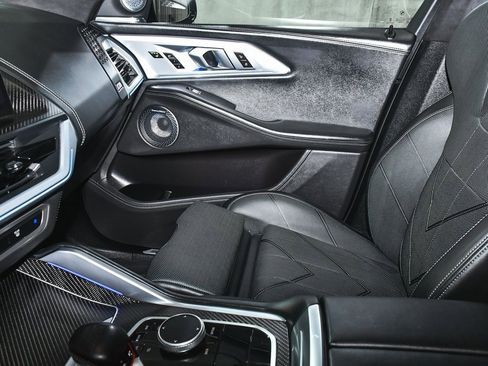 Used 2025 BMW XM image 52