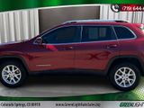 Used 2018 Jeep Cherokee Latitude Plus w/ Cold Weather Group image 2
