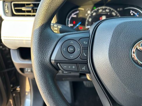 Used 2025 Toyota RAV4 XLE w/ Convenience Package image 18