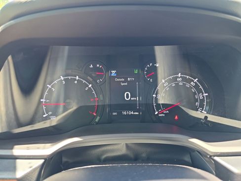 Used 2022 Toyota 4Runner SR5 Premium w/ Moonroof Package RWD image 21